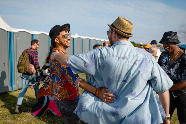 Best Standard Portable Toilet Rental  in Algonquin, IL